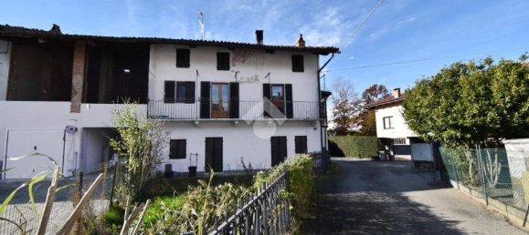 4 bedrooms House in Ivrea, Italy No. 173706 29