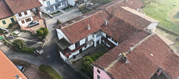 4 bedrooms House in Ivrea, Italy No. 173706 28