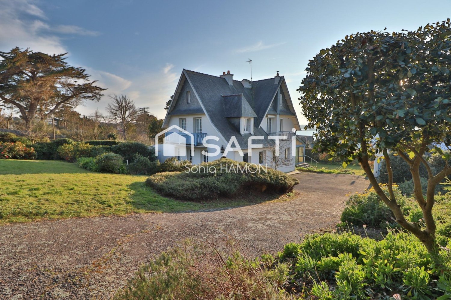 3 bedrooms House in Carantec, France No. 275391