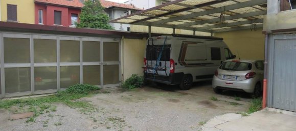 3 bedrooms Apartment in Milan, Italy No. 276203 4