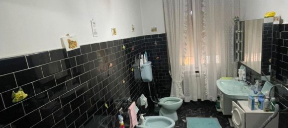 6 rooms Apartment in La Spezia, Italy No. 101326 8