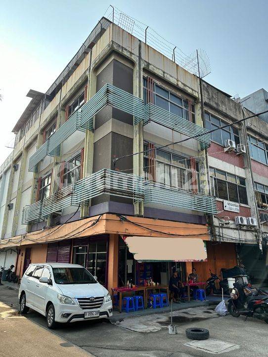 262m² Shop in Grogol Petamburan, Indonesia No. 1829