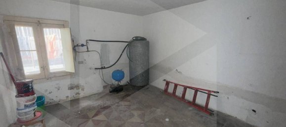 Armazém em Bari, Italy N.º 20129 4