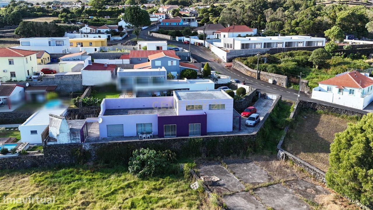3 bedrooms House in Angra do Heroismo, Portugal No. 331292