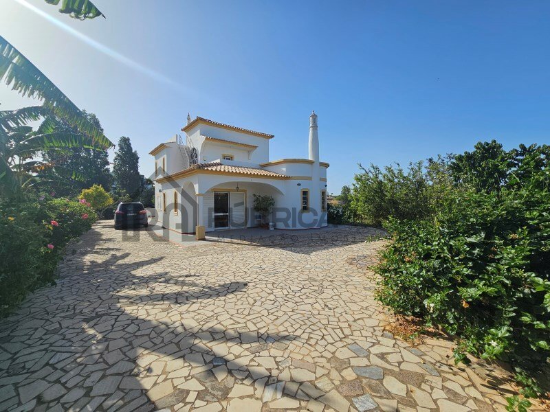8 bedrooms Villa in Quarteira, Portugal No. 106548