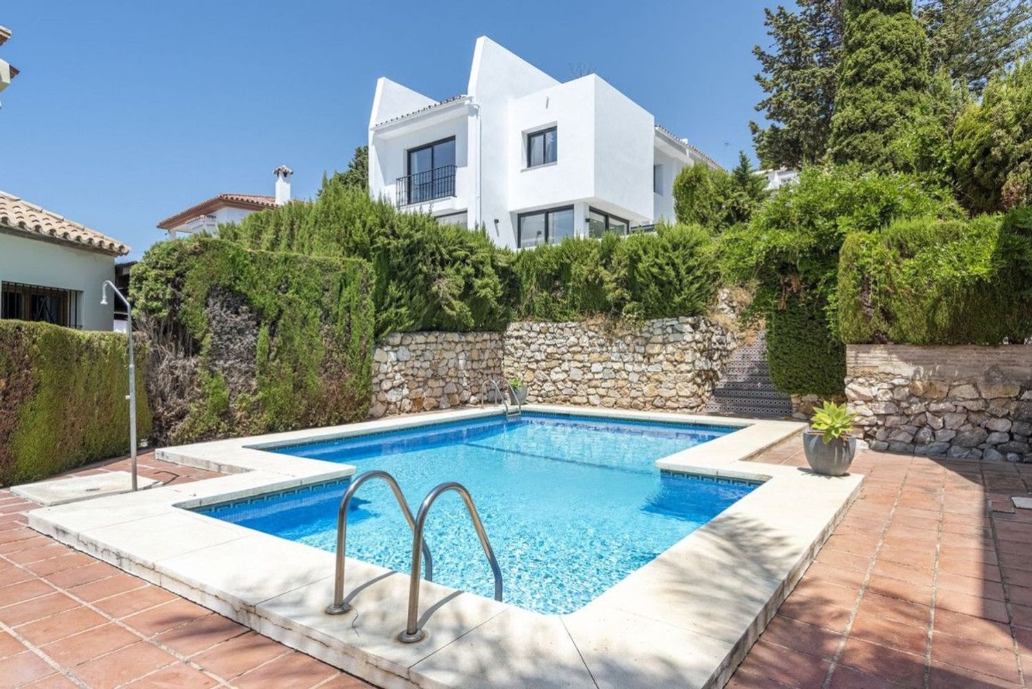 3 bedrooms Villa in Marbella, Spain No. 205620