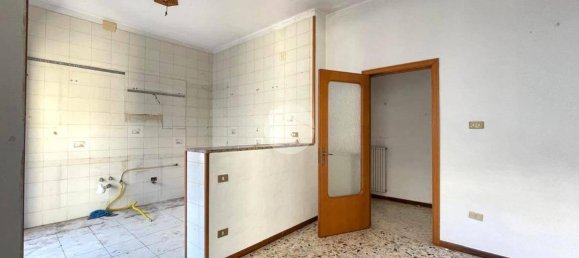 3 bedrooms Apartment in Castellammare di Stabia, Italy No. 211100 17