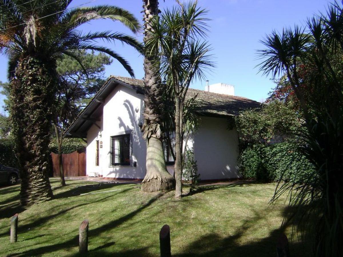3 bedrooms House in Mar del Plata, Argentina No. 87711