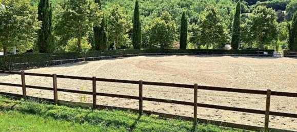 Propiedad comercial en Città di Castello, Italy 72340 m² No. 44751 5