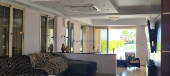 5 bedrooms House in Pervolia, Cyprus No. 6560 11