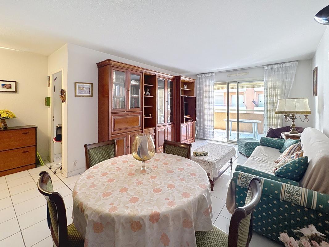2 bedrooms Apartment in Antibes, France No. 299800