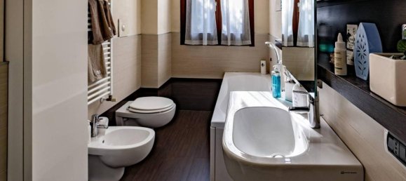 Apartamento de 3 divisões em Monza, Italy N.º 39821 12