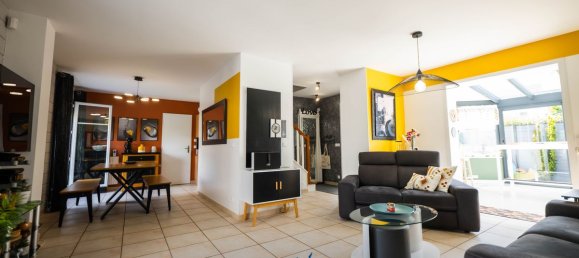 4 bedrooms House in Savigny-le-Temple, France No. 329539 3