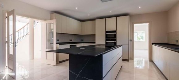 5 bedrooms Villa in Almancil, Portugal No. 118144 11