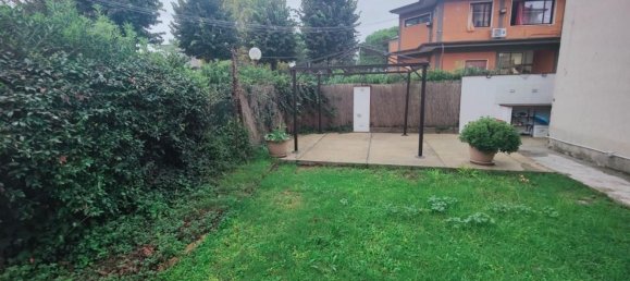 6 rooms Apartment in Sarzana, Italy No. 62933 4