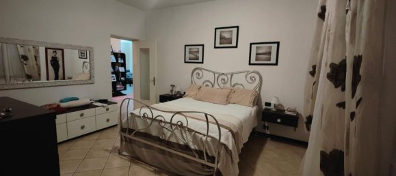 6 rooms Apartment in Sarzana, Italy No. 62933 8