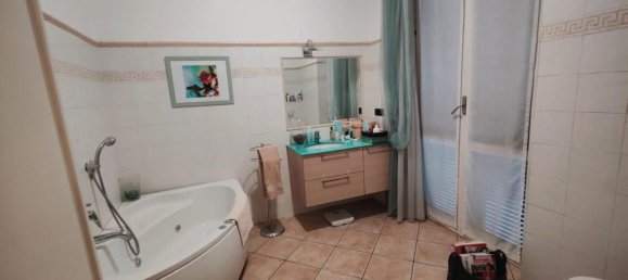 6 rooms Apartment in Sarzana, Italy No. 62933 12