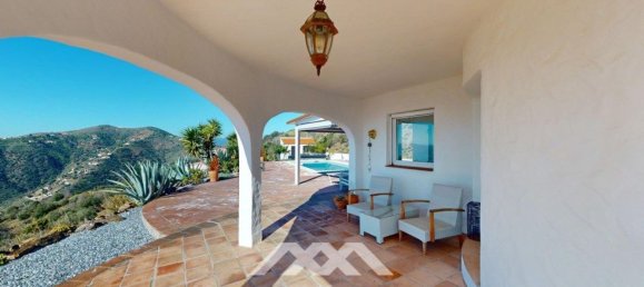 3 bedrooms Villa in Arenas, Spain No. 131053 37