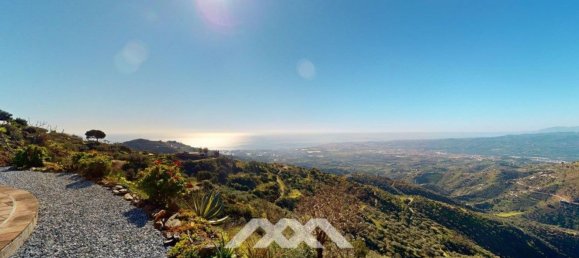 3 bedrooms Villa in Arenas, Spain No. 131053 3