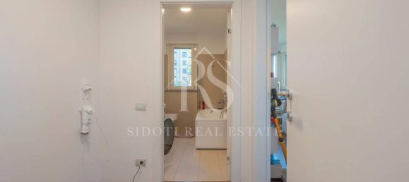 4 rooms Apartment in Pioltello, Italy No. 28863 16