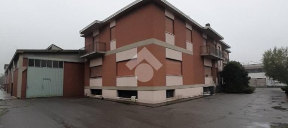 1 room Warehouse in Gorle, Italy No. 80242 2