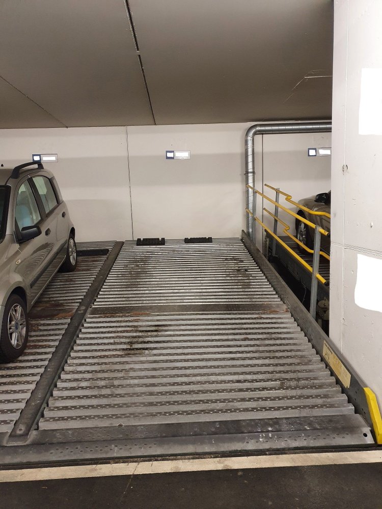 10m² Garage in Dobling, Austria No. 32887