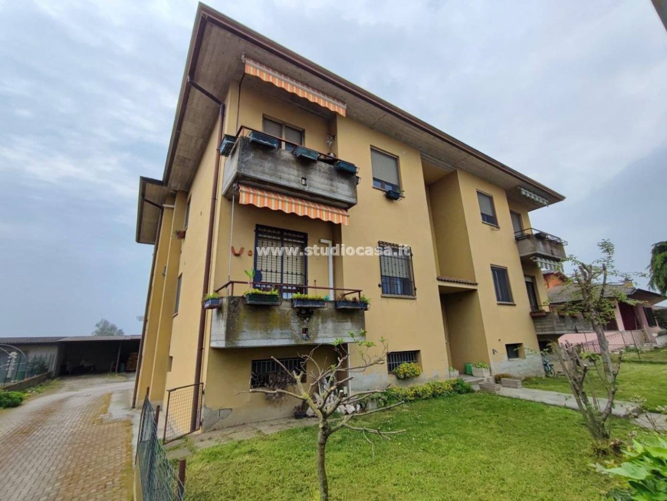 Apartamento de 2 dormitorios en San Bassano, Italy No. 85508