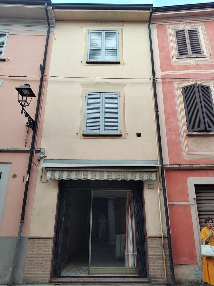 6 rooms House in Parma, Italy No. 268692