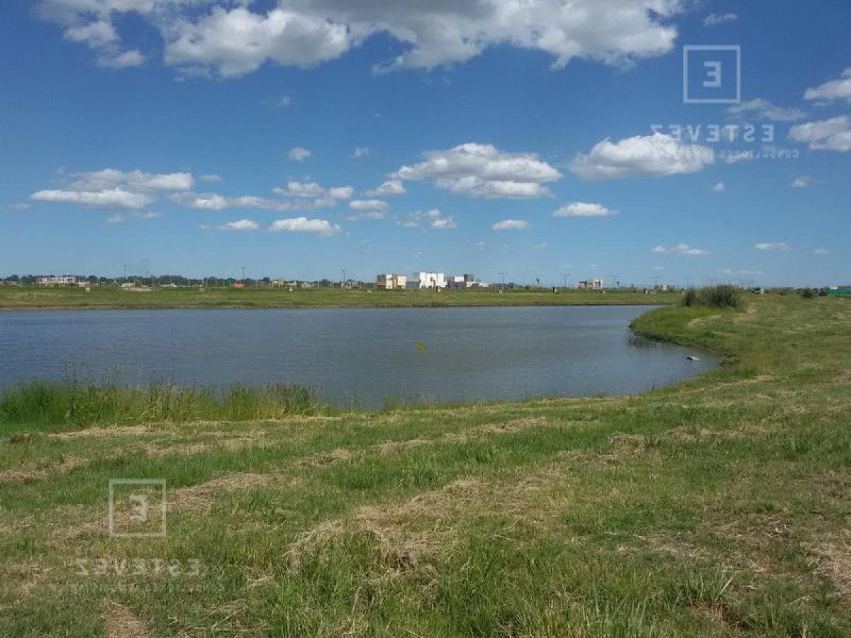  Land in Escobar, Argentina No. 118192