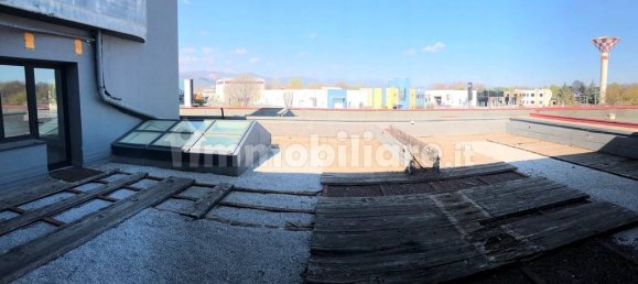 Oficina de 5 habitaciónes en Mazzano, Italy No. 165964 11