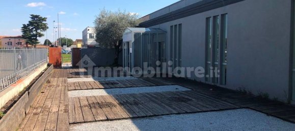 Oficina de 5 habitaciónes en Mazzano, Italy No. 165964 5