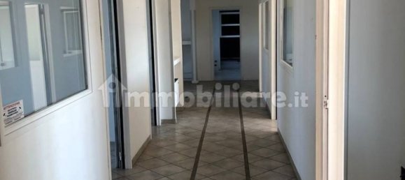 Oficina de 5 habitaciónes en Mazzano, Italy No. 165964 2