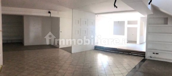 Oficina de 5 habitaciónes en Mazzano, Italy No. 165964 10