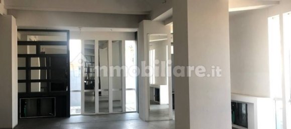 Oficina de 5 habitaciónes en Mazzano, Italy No. 165964 4