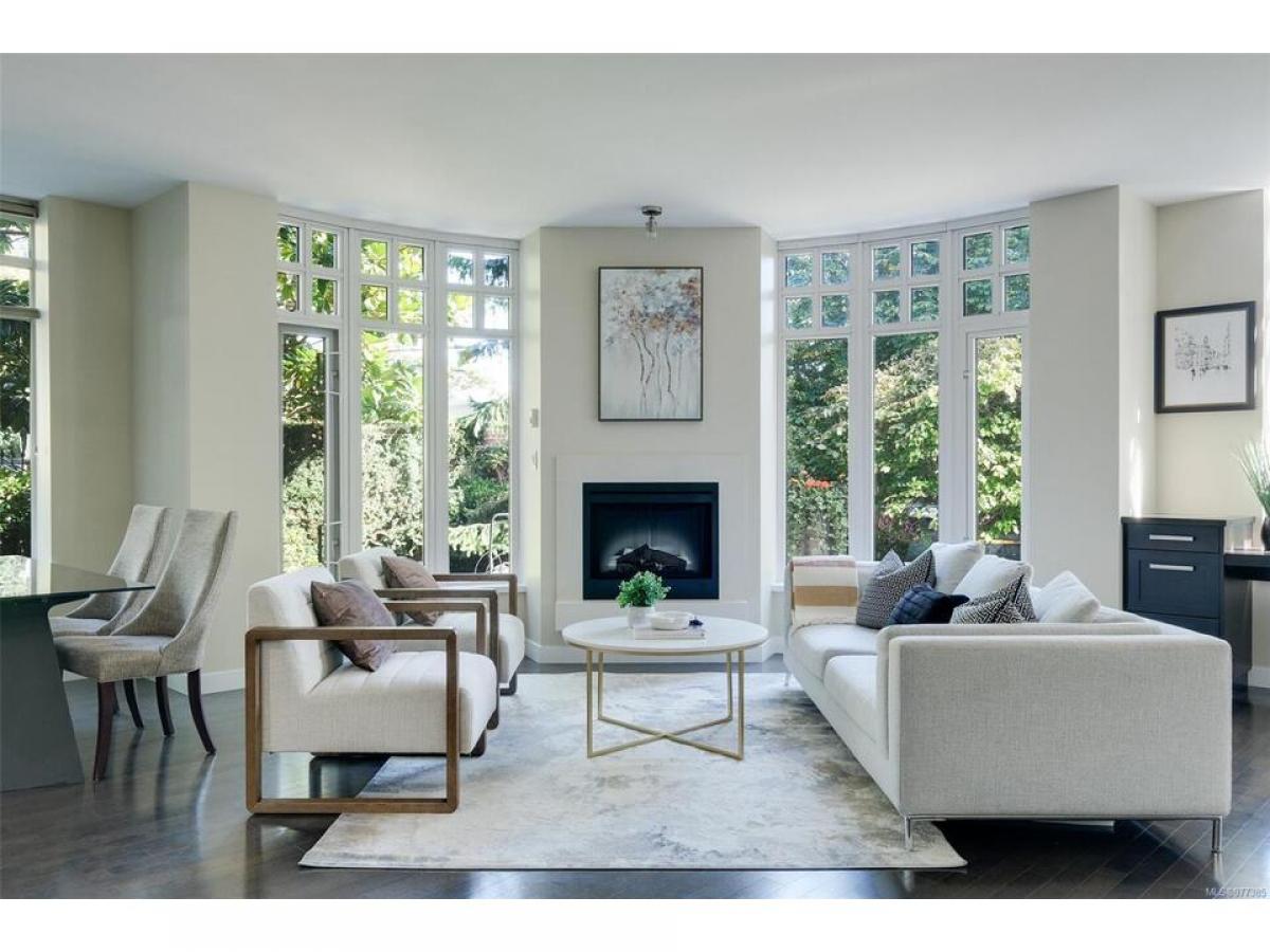 2 bedrooms House in British Columbia, Canada No. 1210