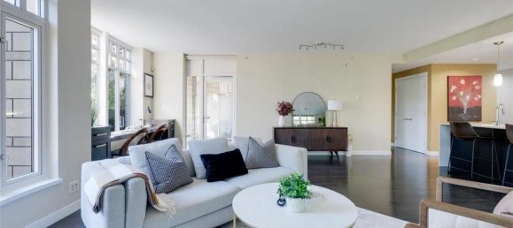 2 bedrooms House in British Columbia, Canada No. 1210 6