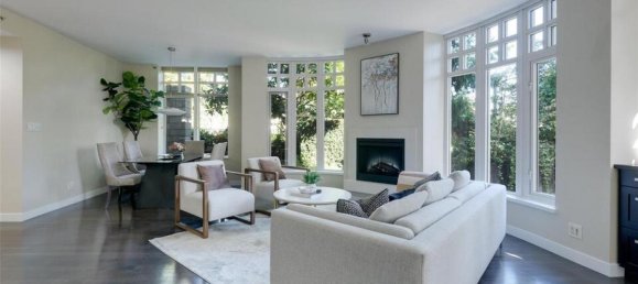 2 bedrooms House in British Columbia, Canada No. 1210 3