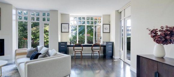 2 bedrooms House in British Columbia, Canada No. 1210 4