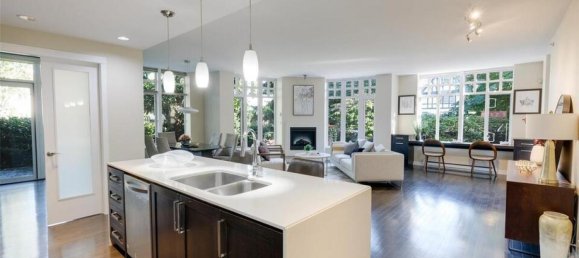 2 bedrooms House in British Columbia, Canada No. 1210 9