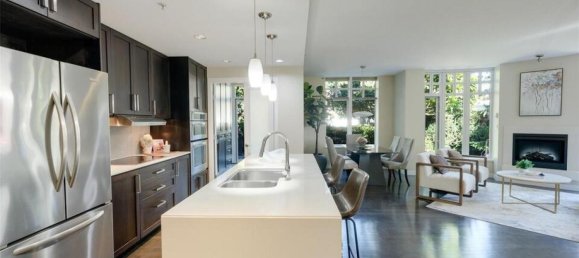 2 bedrooms House in British Columbia, Canada No. 1210 10