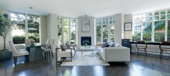 2 bedrooms House in British Columbia, Canada No. 1210 2