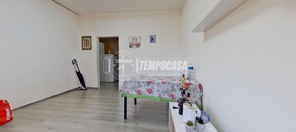 4-salle Appartement à Legnano, Italy No. 101667 4