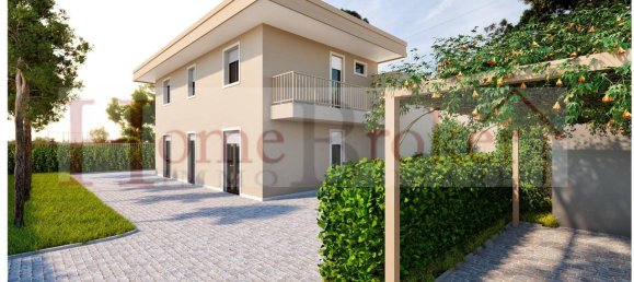 5 rooms House in Florence, Italy No. 109117 4