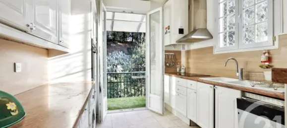 3 Schlafzimmer Gebäude in Nice, France, Nr. 327875 3