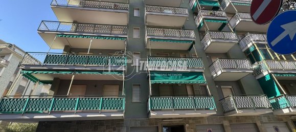 Apartamento de 3 divisões em Borghetto Santo Spirito, Italy N.º 6038 34