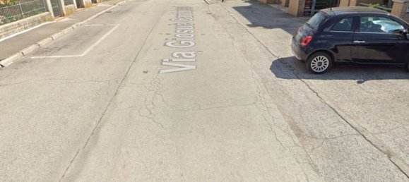 Gewerbliche Immobilie in Castelraimondo, Italy 143m², Nr. 323361 5