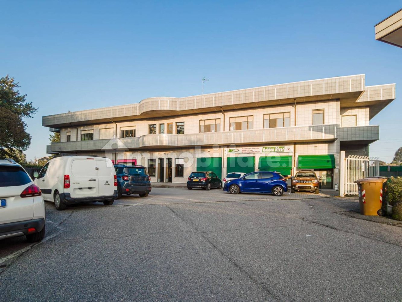 Edifício em Alpignano, Italy 859 m² N.º 264094