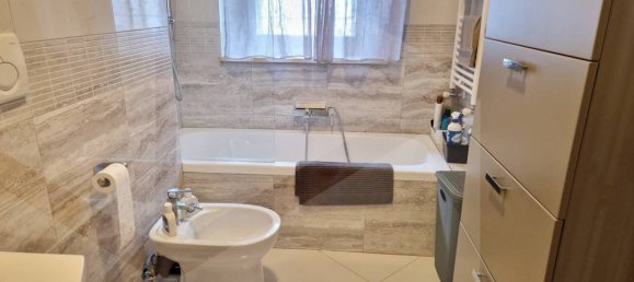 Квартира с 4 комнатами в Рим, Италия № 20000 17