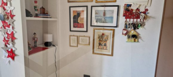 Квартира с 4 комнатами в Рим, Италия № 20000 9