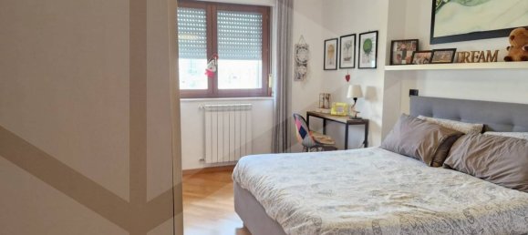 Квартира с 4 комнатами в Рим, Италия № 20000 12